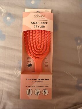 celavi Snag Free Styler Detangling Brush Pink Vented Flexible Bristles Oval